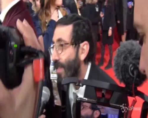 David di Donatello, sul red carpet siparietto tra Alessandro Borghi e Marcello Fonte