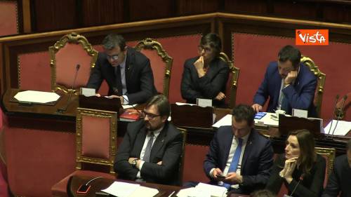 Legittima difesa, Salvini e i ministri leghisti tra i banchi di Governo durante il voto 