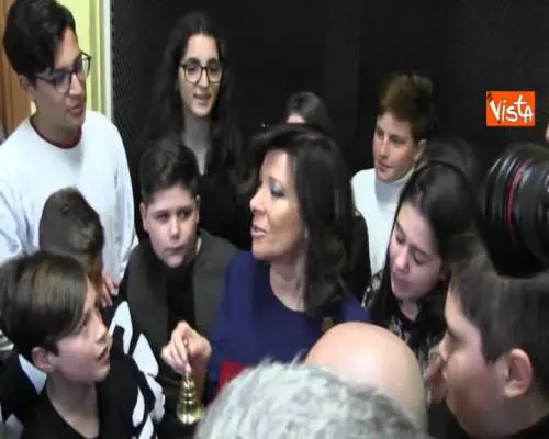 Casellati regala campanella del Senato ai ragazzi della Scugnizzeria di Melito