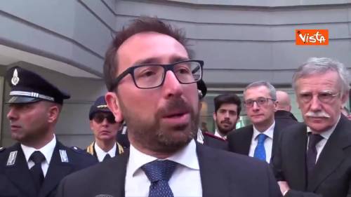 Armi, Bonafede: “Non c’è spazio in Italia per una legge di questo tipo”