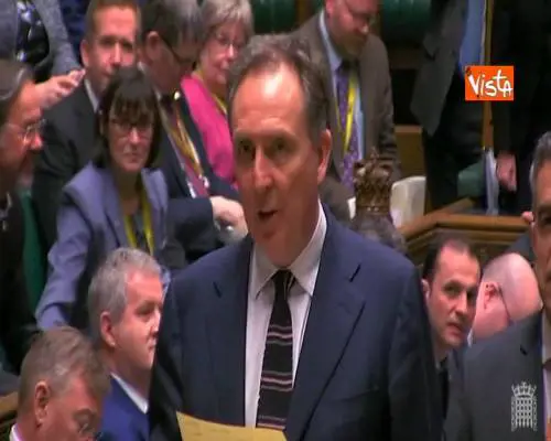 Brexit, sì della Camera dei Comuni alla legge che esclude il ‘no deal’