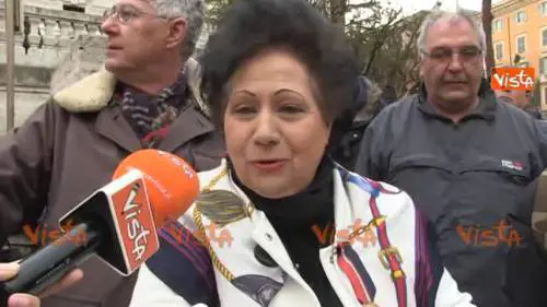 Sacro Romano Impero Cattolico deposita simbolo per europee: "Siamo qui da giovedì"