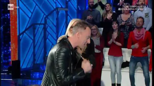 Francesco Facchinetti con il Capitano fa scatenare il padre Roby e Mara Venier