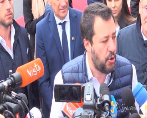 Libia, Salvini: "Preoccupato per gli italiani che lavorano lì, non per l'immigrazione"