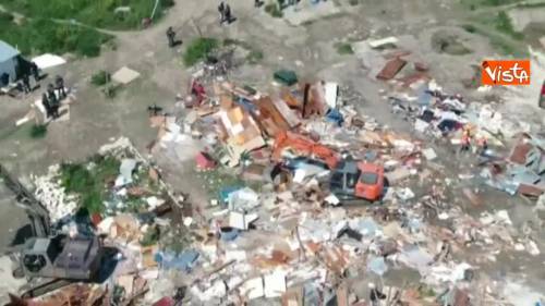 Ruspe in azione Borgo Mezzanone (FG) per demolizione baraccopoli, le immagini dal drone