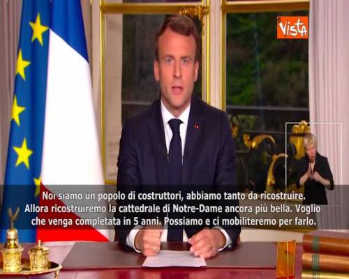 Incendio Notre Dame, Macron: “Ricostruiremo la cattedrale in 5 anni” 