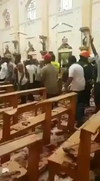 Attacco in Sri Lanka: ecco le immagini dentro la chiesa