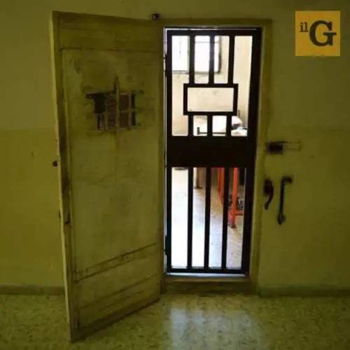 Straniero tenta di abusare di una 48enne in auto