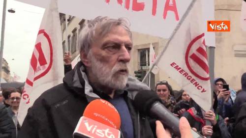 25 Aprile, Gino Strada in corteo: “Salvini è un fascista, spero si tolga dai c……i”