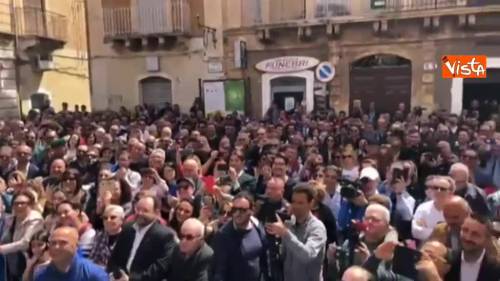 Salvini in Sicilia scherza ad un comizio: "Tornerò a Roma con un’abbronzatura invidiabile”