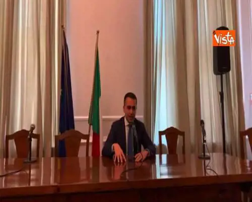 Siri, Di Maio: “Autosospensione non esiste, o resta o dimissioni”