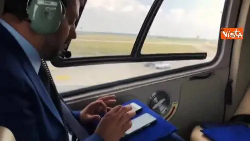 Salvini in Ungheria in elicottero verso il muro anti migranti di Orban