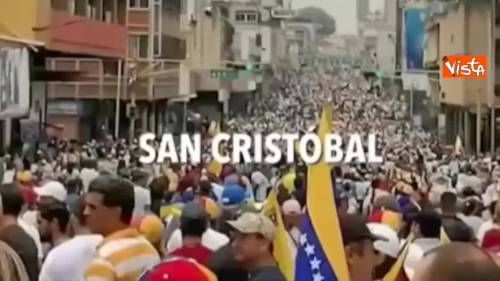 Venezuela, migliaia in strada a Caracas dopo l’appello di Guaidò a scendere in piazza