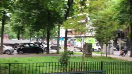 Milano, i giardini in centro latrine a cielo aperto