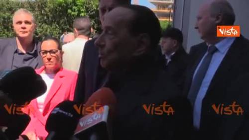 Berlusconi esce dall'ospedale: "Ho pensato di essere arrivato al capolinea"