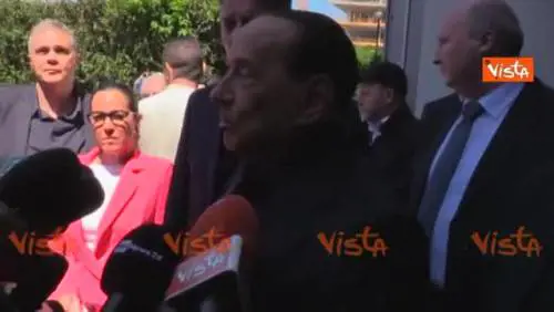 Berlusconi esce dall'ospedale: "Ho pensato di essere arrivato al capolinea"