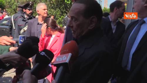 Berlusconi esce dall'ospedale: “In questo Governo troppe cose non vanno”