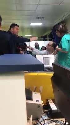 Napoli, paziente aggredisce personale  per saltare la fila al pronto soccorso