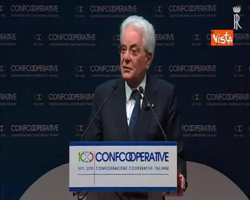  Mattarella: “Vita Paese non si esaurisce in dicotomia stato-privati” 