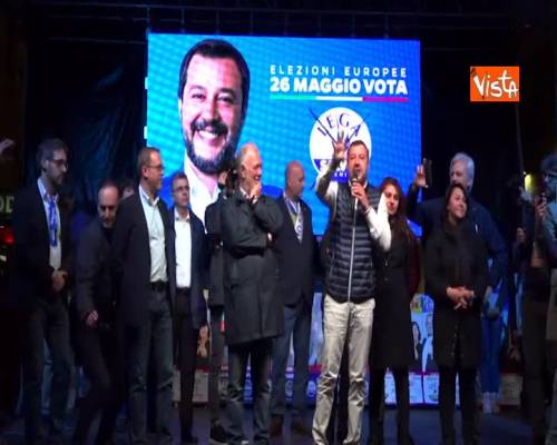  Sbarco Sea Watch, Salvini: “Procuratore speghi a 60mln di Italiani. Mio permesso no” 