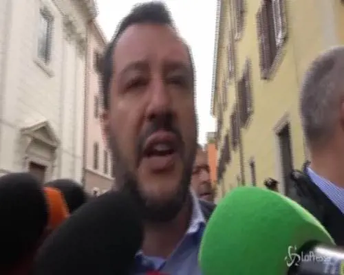 Sea Watch, Salvini: "Procura incentiva l'immigrazione clandestina"
