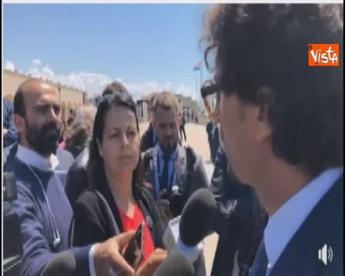 Migranti, Toninelli a Salvini: "Accelerare su rimpatri"