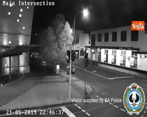 Meteorite illumina a giorno la notte australiana