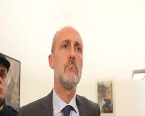 Bimbo ucciso in casa, capo della Mobile: "Padre rintracciato in periferia"