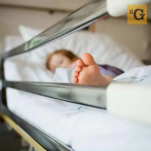 Milano, bimba di 2 anni ingerisce acido: d'urgenza in ospedale