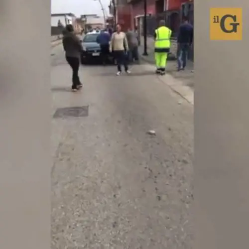 Nigeriano tira pietre contro passanti e accoltella militare