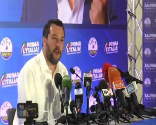 Salvini: "Ho sentito Conte, la lealtà al governo non è in discussione"