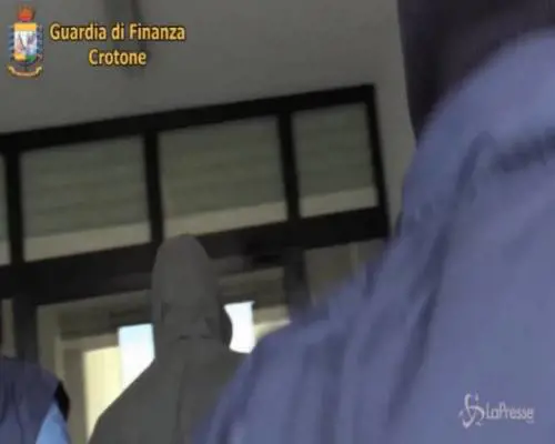 'Ndrangheta, retata a Crotone: 35 arresti