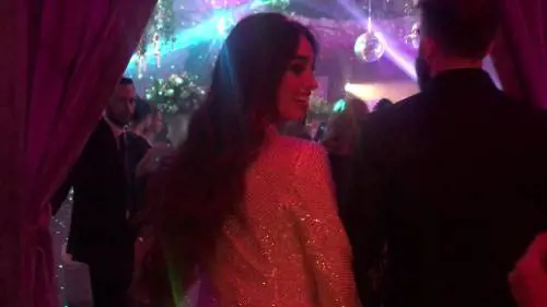 Di sera proseguono i festeggiamenti per i due sposi vip 