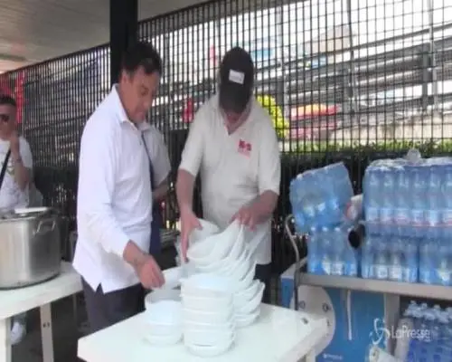 Whirlpool occupata a Napoli, gli operai in protesta