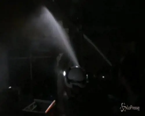 Siria, autobomba ad Azaz: almeno 19 morti