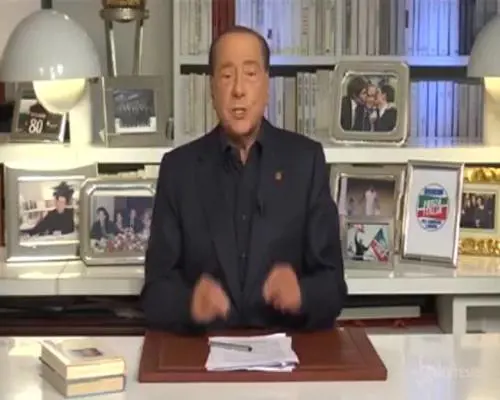 Berlusconi: "Questa esperienza di governo è al capolinea"