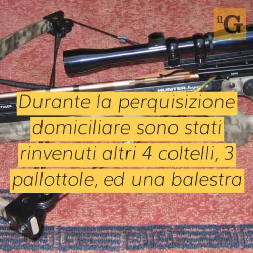 Genova, 28enne punta coltello contro agente: trovato con armi in casa