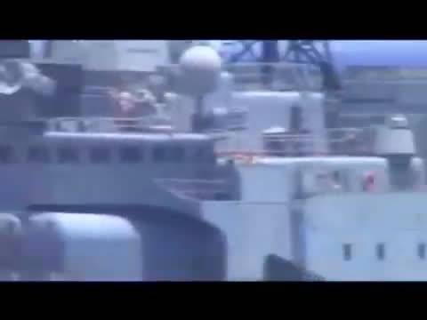 Collisione sfiorata con nave Usa: i marinai russi prendevano il sole