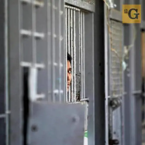 Rieti, scontri fra detenuti italiani e nigeriani: situazione critica