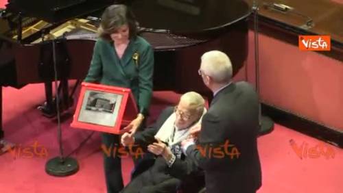 Senato e Cultura, Franco Zeffirelli premiato per la carriera dalla presidente Casellati