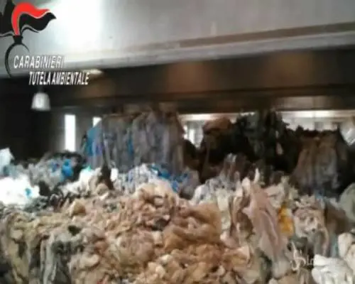 Piemonte, discarica abusiva: sequestrate 6500 tonnellate di rifiuti