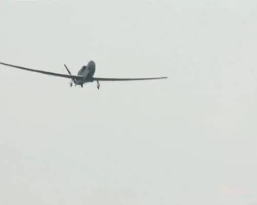 Iran abbatte drone Usa, Trump: "Potremmo bombardare"