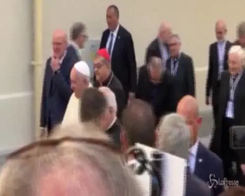 Napoli, il Papa arriva alla facoltà di Teologia