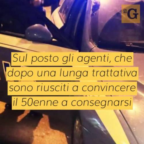 Invita l'amica a cena e la violenta: arrestato romeno