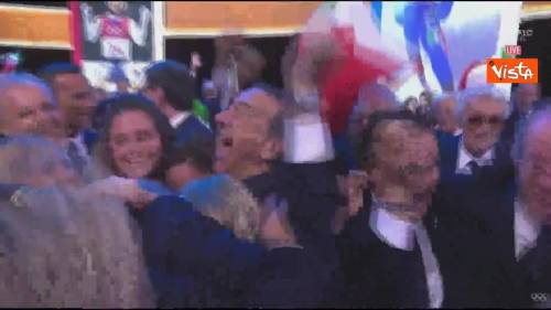 Milano-Cortina 2026, l'incontenibile gioia della delegazione italiana dopo l'annuncio 