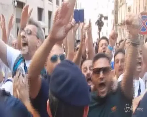 Whirlpool: la rabbia e gli insulti dei lavoratori contro i dirigenti