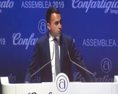 M5s, Di Maio: "Partito del cemento contro di noi"