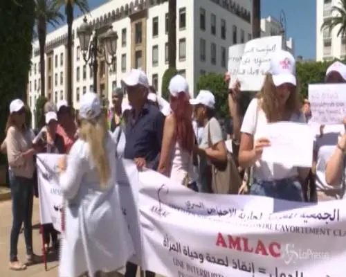 Marocco, donne protestano per la legalizzazione dell'aborto