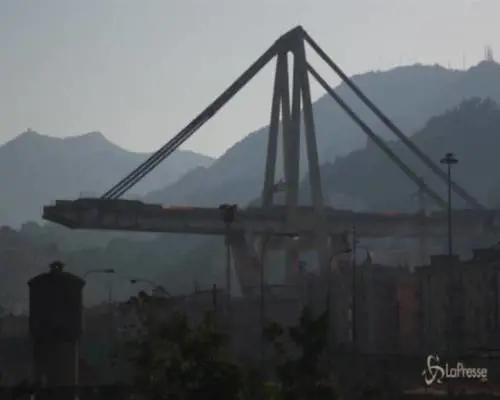 Ponte Morandi, il colonnello Yuri Grossi spiega le operazioni di demolizione