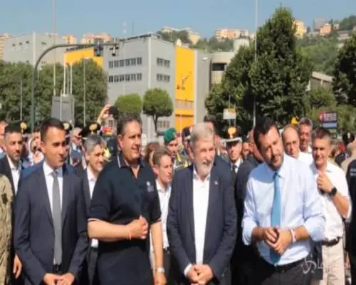 Salvini: "Oggi è la giornata di Genova, la Sea Watch è più a sud"